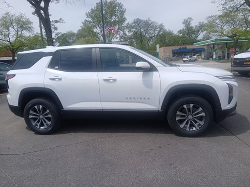 New 2026 Chevrolet Equinox LT FWD image 3