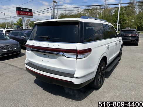 Used 2024 Lincoln Navigator Reserve AWD/4WD image 4