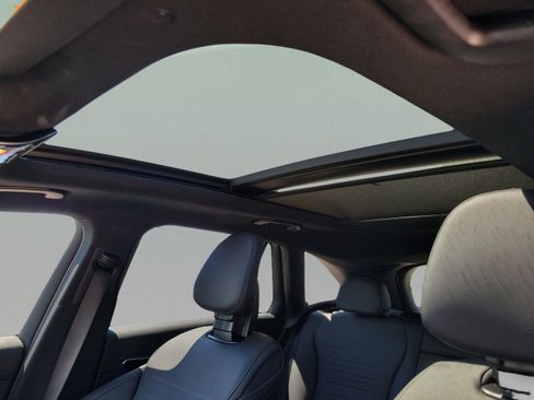 Certified 2026 Mercedes-Benz GLC 300 4MATIC image 26