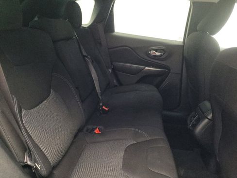 Used 2020 Jeep Cherokee Latitude image 19