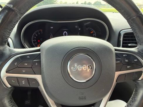 Used 2021 Jeep Grand Cherokee Laredo X AWD/4WD image 10