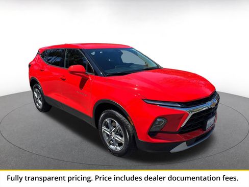 Used 2026 Chevrolet Blazer LT FWD image 1