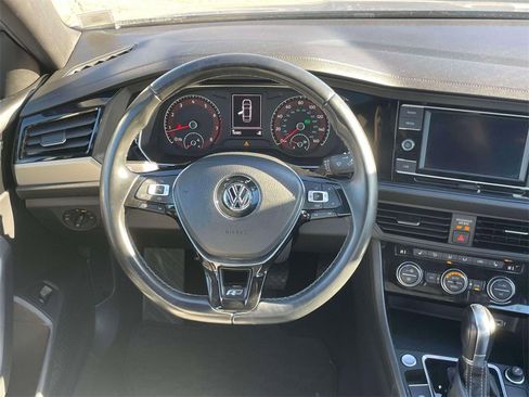 Used 2019 Volkswagen Jetta R-Line image 14