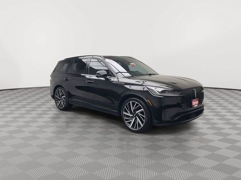 Used 2025 Lincoln Aviator Black Label w/ Jet Appearance Package AWD/4WD image 37
