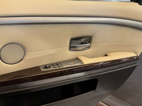 Used 2007 BMW 750Li image 17