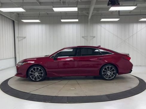 Used 2019 Toyota Avalon Touring w/ Advanced Safety Package FWD image 5