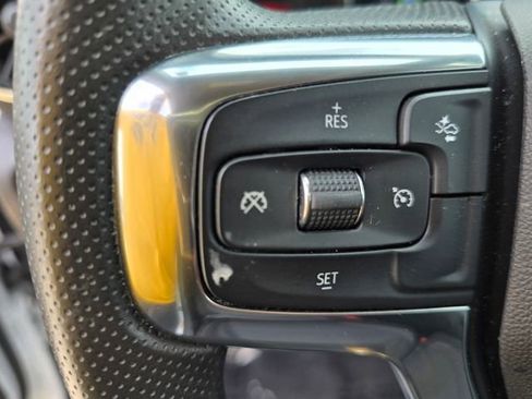 Used 2025 Chevrolet Blazer LT AWD/4WD image 29
