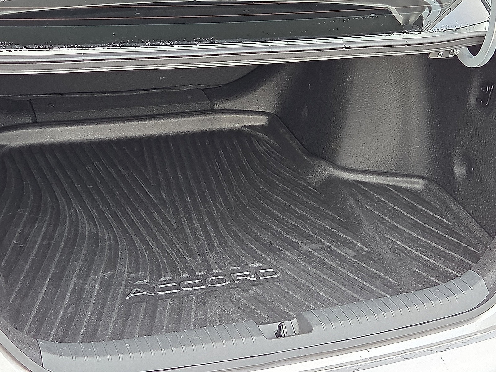 Used 2024 Honda Accord LX image 8