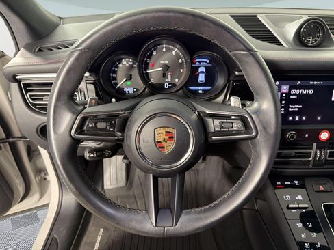 Certified 2023 Porsche Macan AWD/4WD image 11