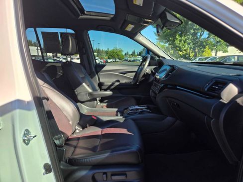 Used 2023 Honda Ridgeline Black Edition image 11