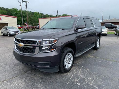 Used 2015 Chevrolet Suburban LT RWD image 6