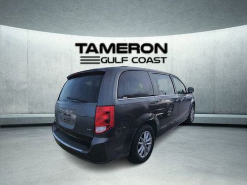 Used 2020 Dodge Grand Caravan SXT FWD image 3