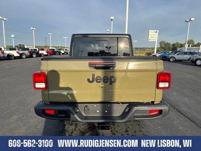 New 2025 Jeep Gladiator Sport w/ Dual Top Group