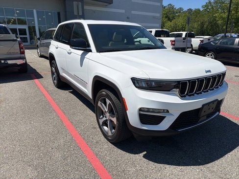 Used 2023 Jeep Grand Cherokee 4WD 4xe image 10