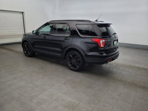 Used 2018 Ford Explorer XLT w/ Equipment Group 202A AWD/4WD image 3