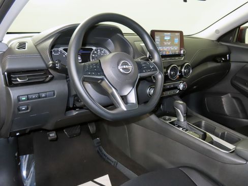 Certified 2025 Nissan Sentra SV image 34