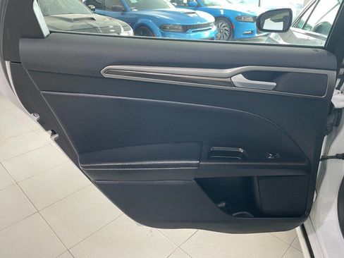 Used 2017 Ford Fusion SE w/ Equipment Group 602A image 14