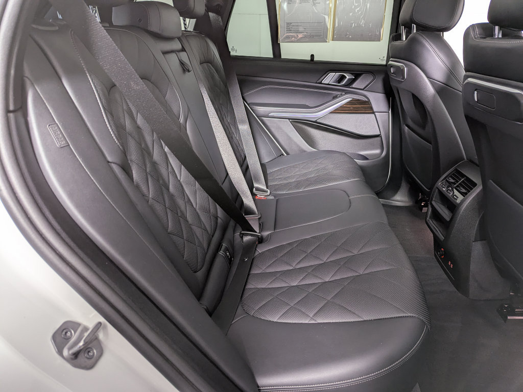 Used 2024 BMW X5 xDrive40i w/ Premium Package AWD/4WD image 41
