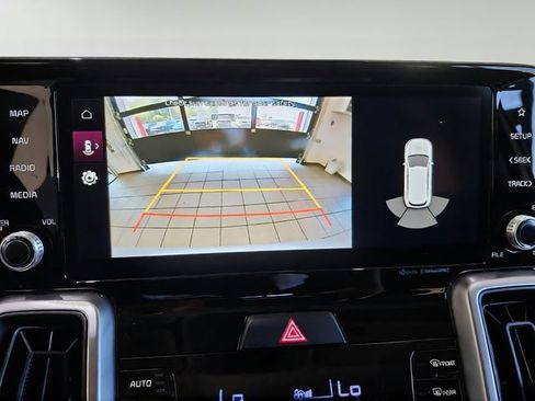 Certified 2022 Kia Sorento S FWD image 16