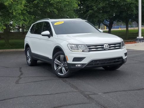 Used 2021 Volkswagen Tiguan SEL AWD/4WD image 35