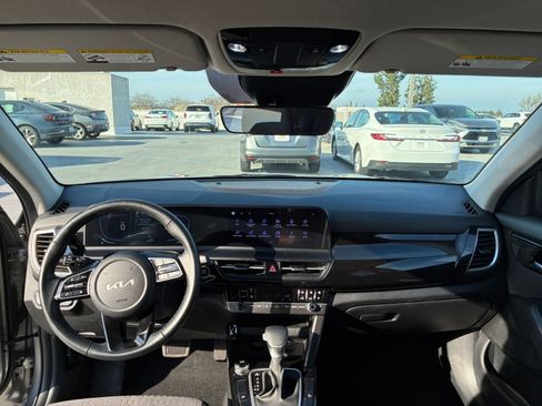 Used 2025 Kia Seltos S image 33