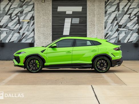 Used 2025 Lamborghini Urus Performante AWD/4WD image 7