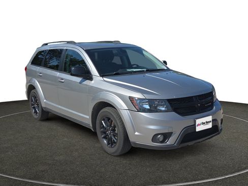 Used 2019 Dodge Journey SE w/ Premium Group FWD image 8