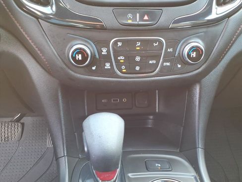 Certified 2023 Chevrolet Equinox RS w/ LPO, Floor Liner Package image 21