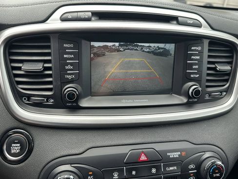 Used 2017 Kia Sorento FWD w/ LX Convenience Package image 20