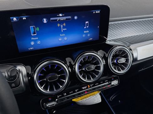 Certified 2025 Mercedes-Benz GLB 250 image 20