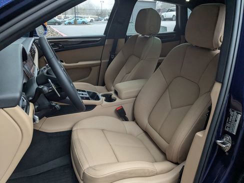 New 2026 Porsche Macan image 5