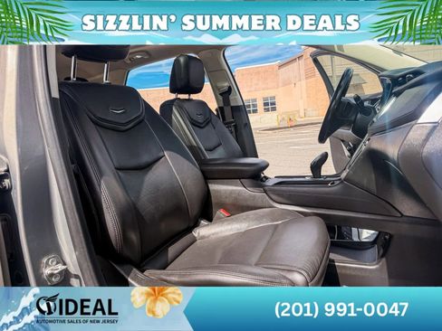 Used 2019 Cadillac XT5 Premium Luxury AWD/4WD image 17
