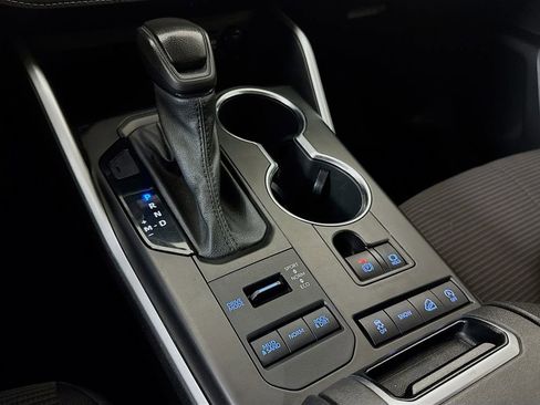 Used 2021 Toyota Highlander L image 17