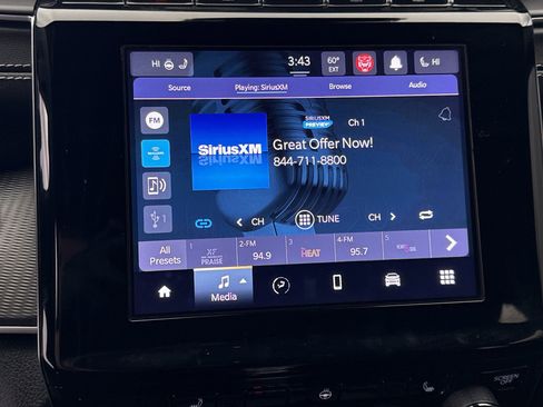 Used 2023 Jeep Grand Cherokee L Laredo image 15