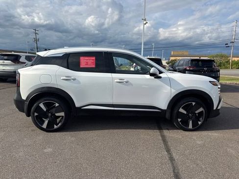 Certified 2025 Nissan Kicks SR AWD/4WD image 4