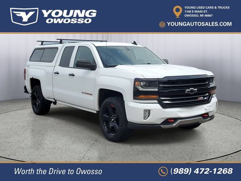 Used 2017 Chevrolet Silverado 1500 LT w/ Redline Edition AWD/4WD image 2