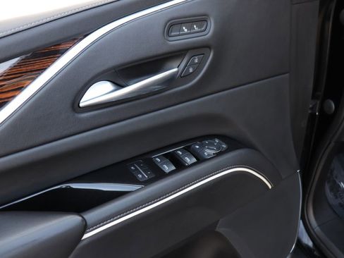 Used 2021 Cadillac Escalade ESV Luxury image 41