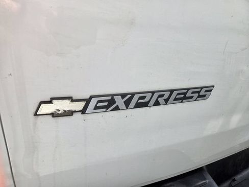 Used 2021 Chevrolet Express 2500 Extended w/ Driver Convenience Package RWD image 4