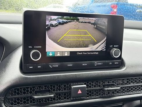 Used 2025 Honda HR-V LX image 16