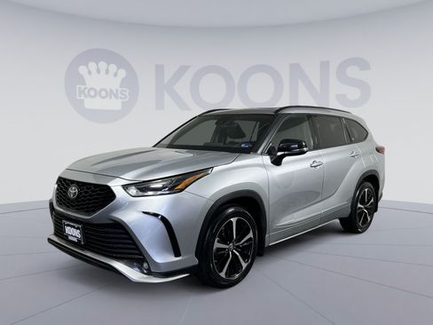 Used 2022 Toyota Highlander XSE w/ Protection Package #3 (TMS) AWD/4WD image 5