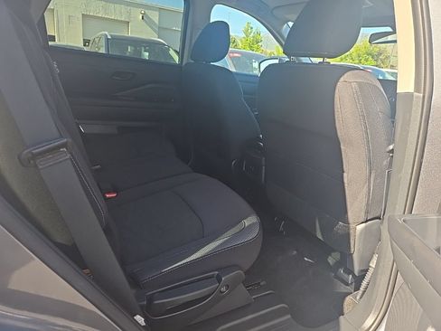 Used 2025 Nissan Pathfinder SV AWD/4WD image 27