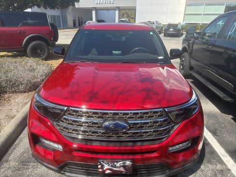 Used 2024 Ford Explorer King Ranch w/ Technology Package image 3