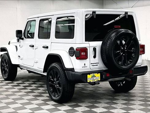 Used 2025 Jeep Wrangler Unlimited Sahara w/ Safety Group image 3