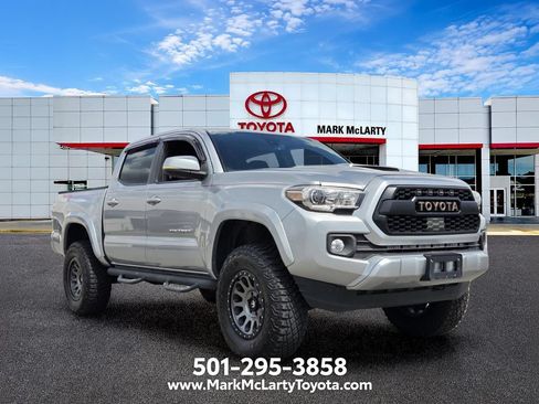 Used 2022 Toyota Tacoma TRD Sport w/ Technology Package AWD/4WD image 7