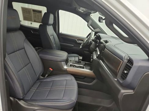 Used 2024 Chevrolet Silverado 1500 High Country w/ Technology Package image 38