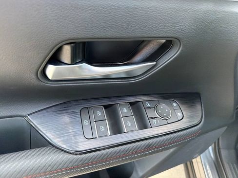 Used 2025 Nissan Kicks SR w/ SR Premium Package FWD image 18