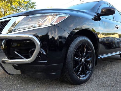 Used 2014 Nissan Pathfinder SV AWD/4WD image 7