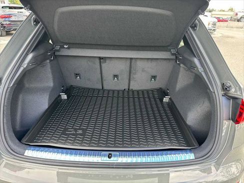 New 2025 Audi Q3 2.0T Premium image 14