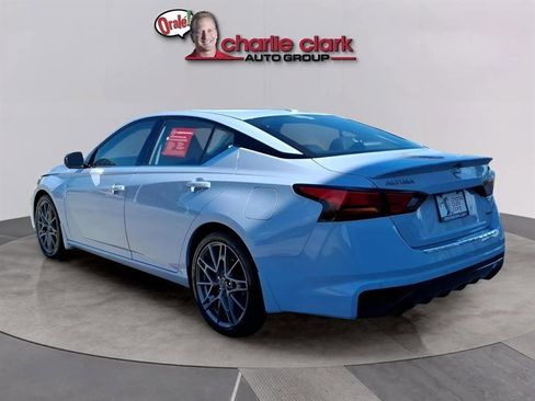 Used 2023 Nissan Altima 2.0 SR image 3