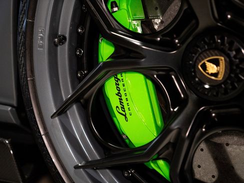 Used 2020 Lamborghini Aventador SVJ AWD/4WD image 12